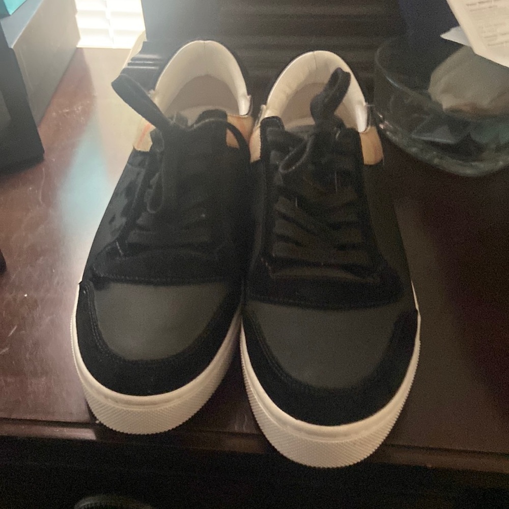 Burberry size 10